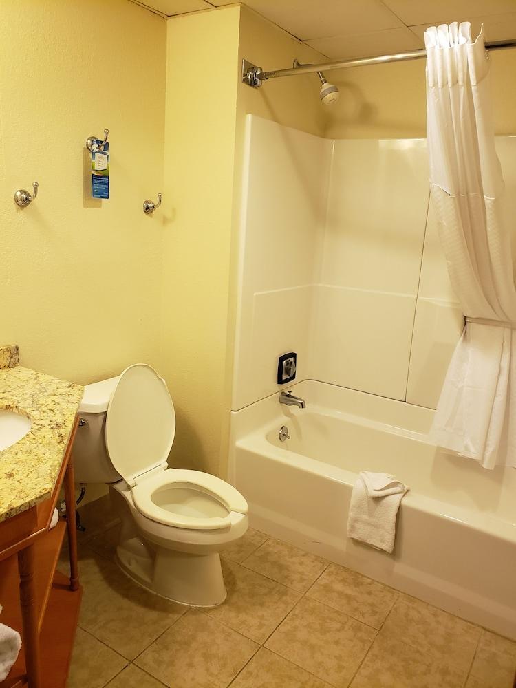 فندق Baymont By Wyndham Southfield/Detroit المظهر الخارجي الصورة