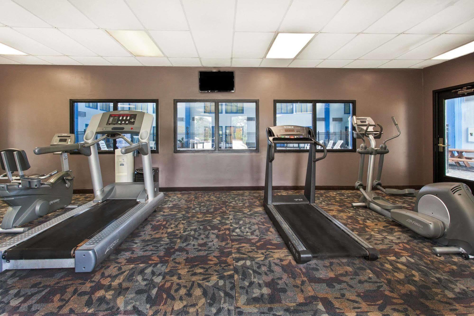 فندق Baymont By Wyndham Southfield/Detroit المظهر الخارجي الصورة