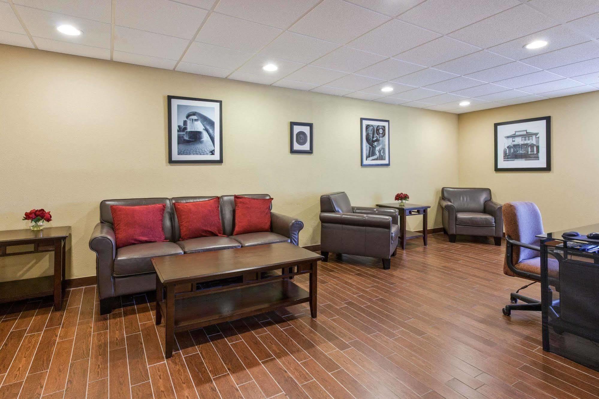 فندق Baymont By Wyndham Southfield/Detroit المظهر الخارجي الصورة