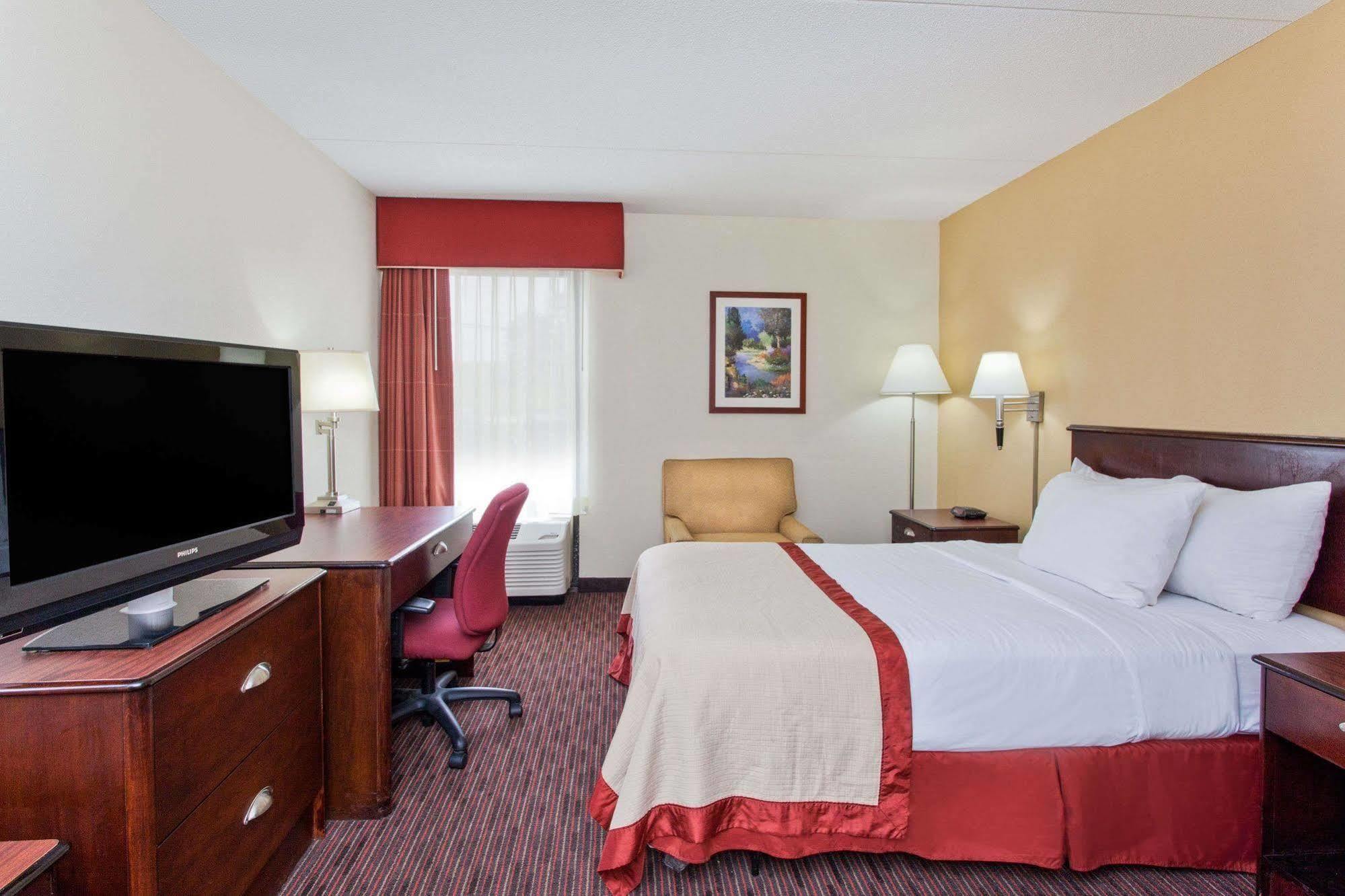 فندق Baymont By Wyndham Southfield/Detroit المظهر الخارجي الصورة